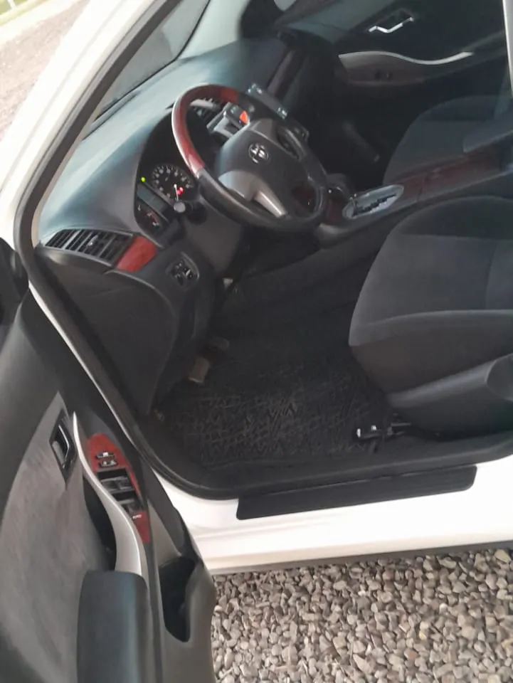 Toyota Allion 2010 6