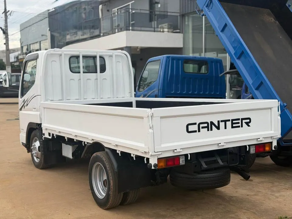 Mitsubishi Canter 2004