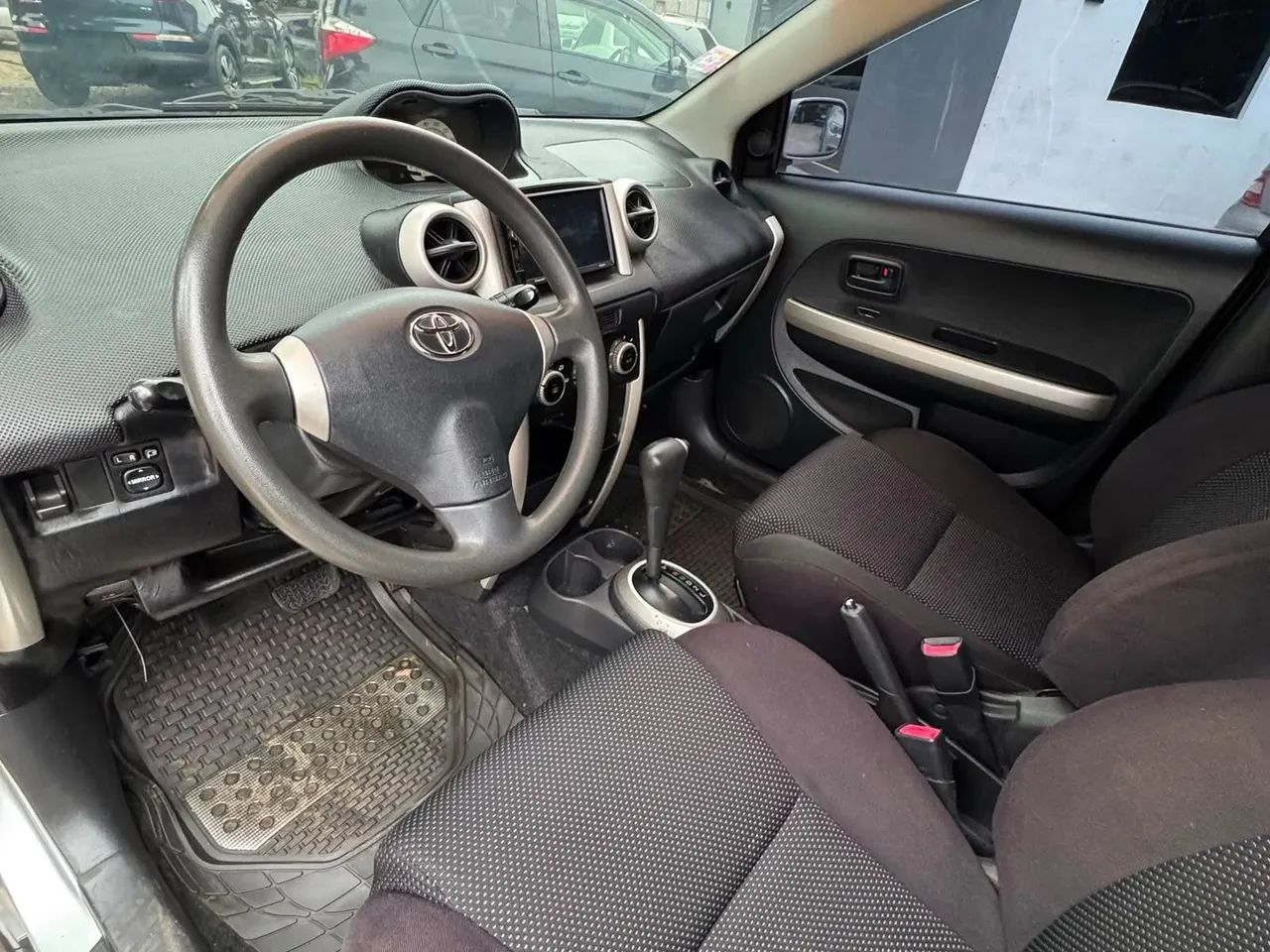 Toyota ist 2006