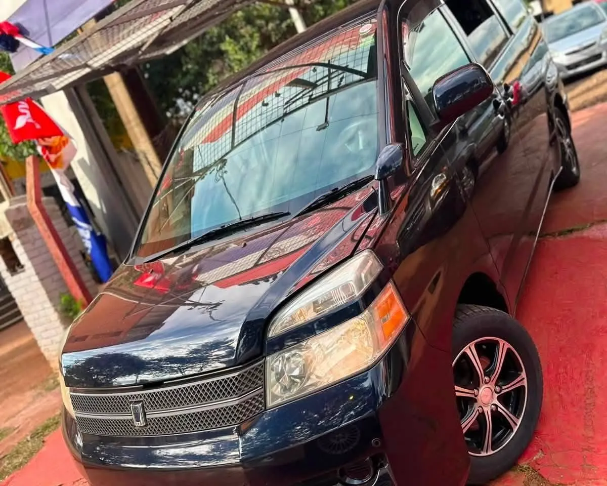 Toyota Voxy 2006