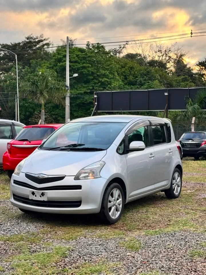 Toyota Ractis 2007