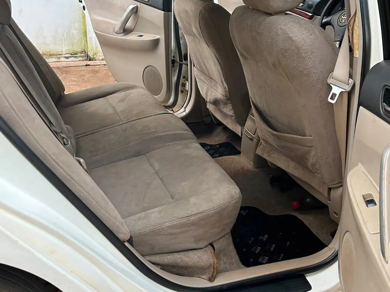 Toyota Premio 2004