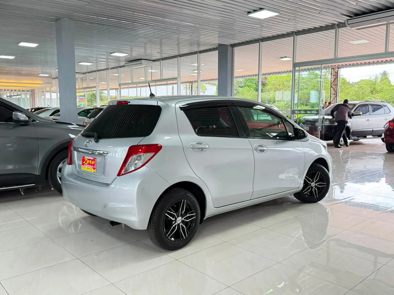 Toyota Vitz 2014