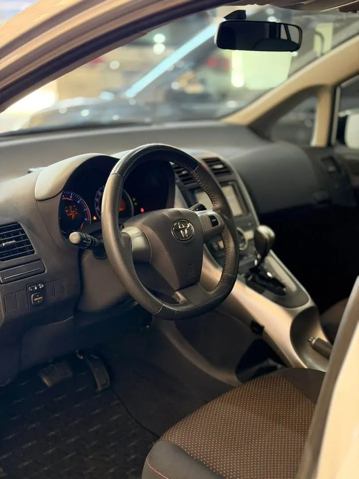 Toyota Auris 2011