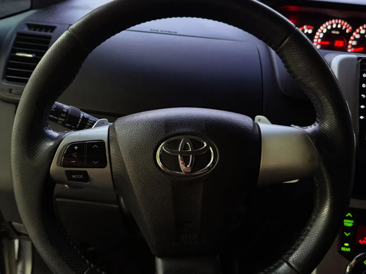 Toyota Voxy 2012 Valve Matic