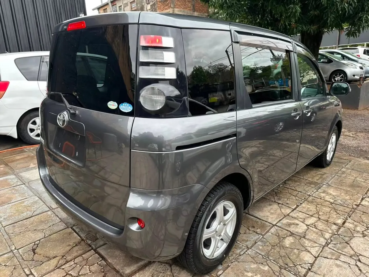 Toyota Sienta 2008