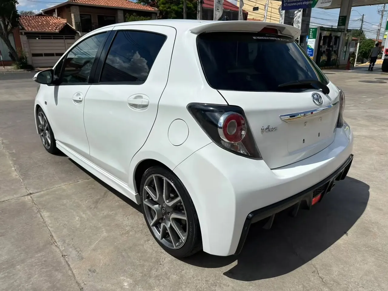 Toyota Vitz 2012