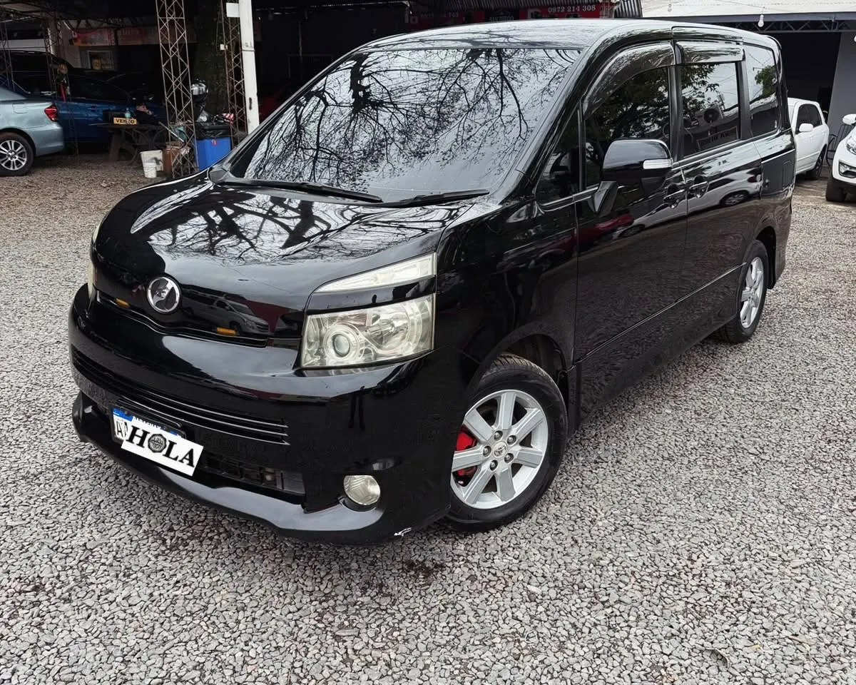 Toyota Voxy 2008