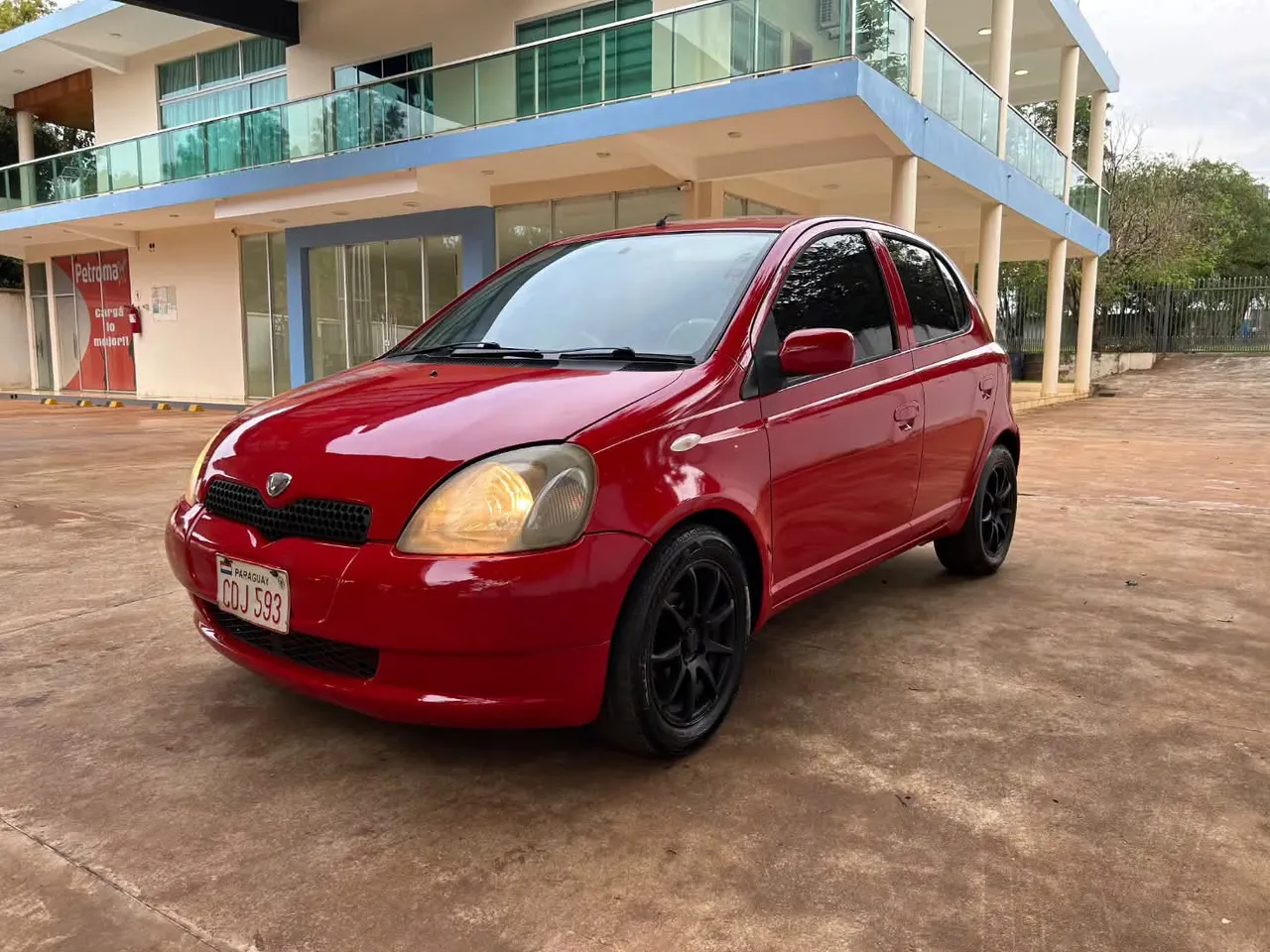 Toyota Vitz 2002