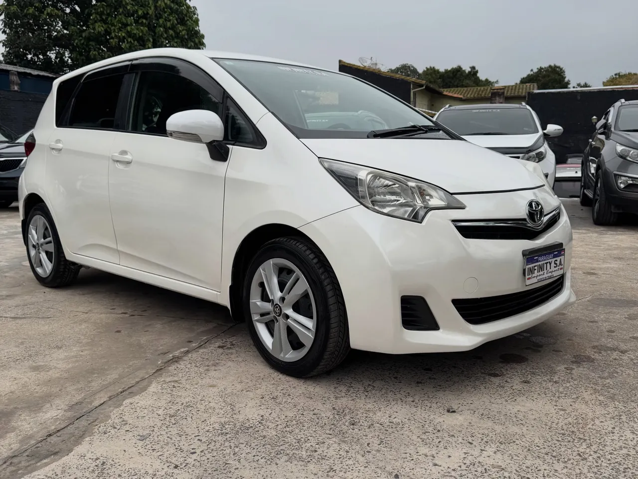 Toyota Ractis 2011