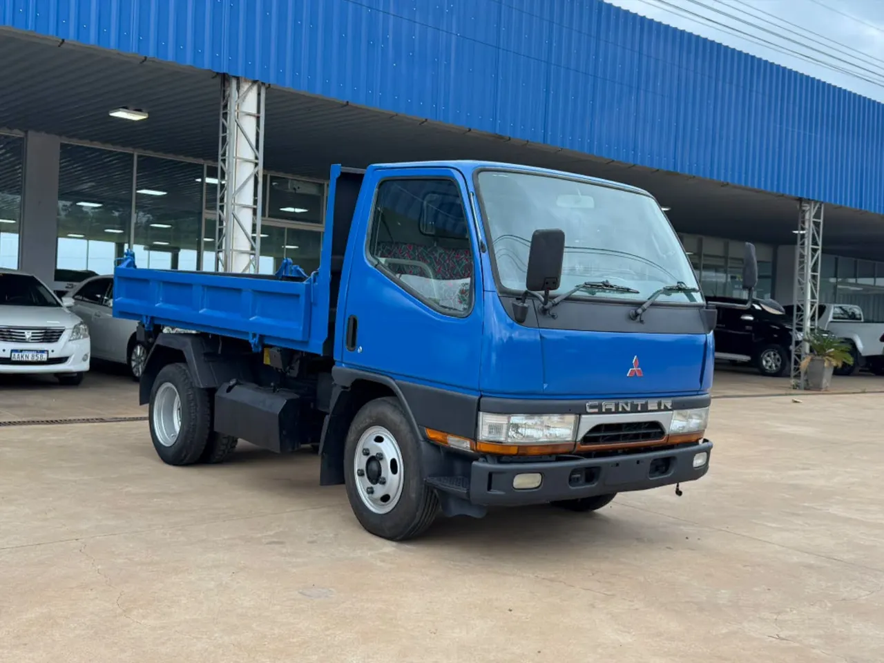Mitsubishi Canter 1996 5t Motor 4D33