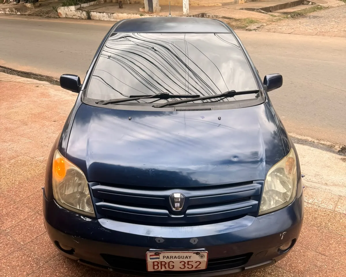 Toyota ist 2004