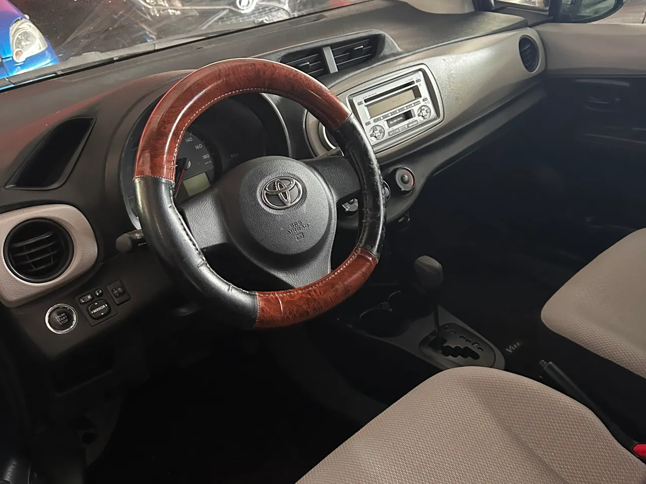 Toyota Vitz 2011 Recién importado