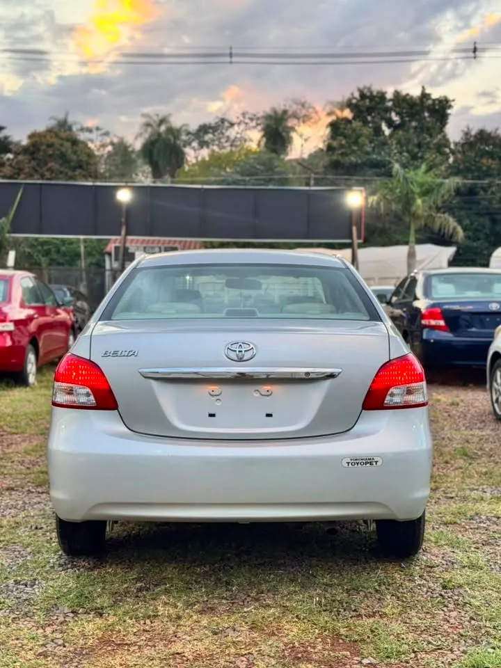 Toyota Belta 2005
