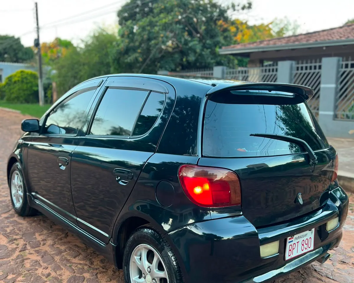 Toyota Vitz 2002