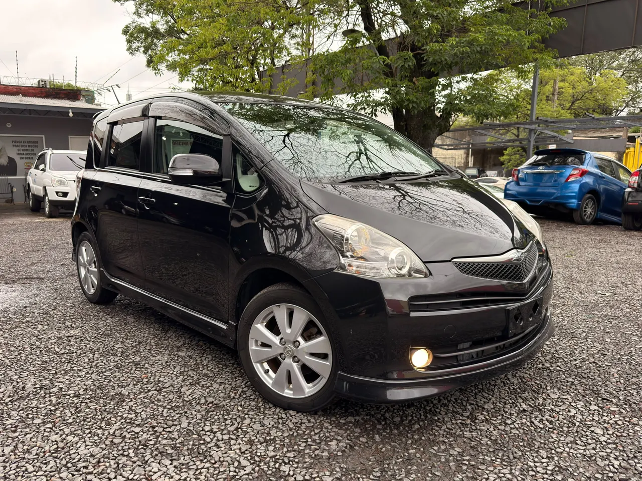 Toyota Ractis 2010