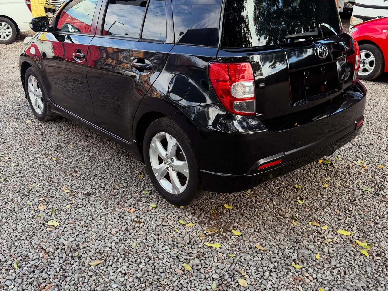 Toyota ist 2015 TRD