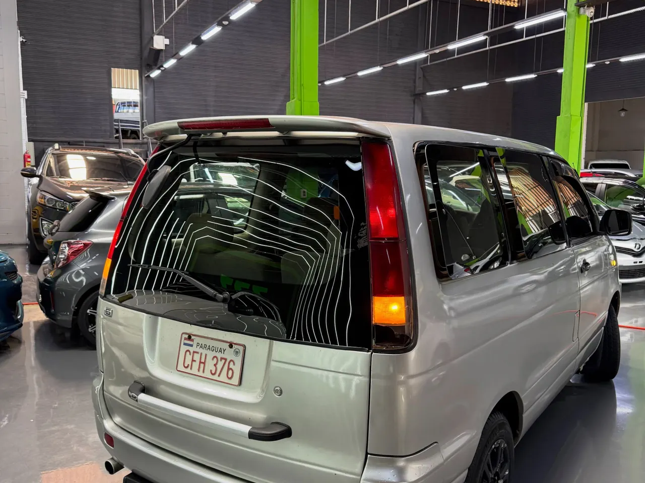 Toyota Noah 2000