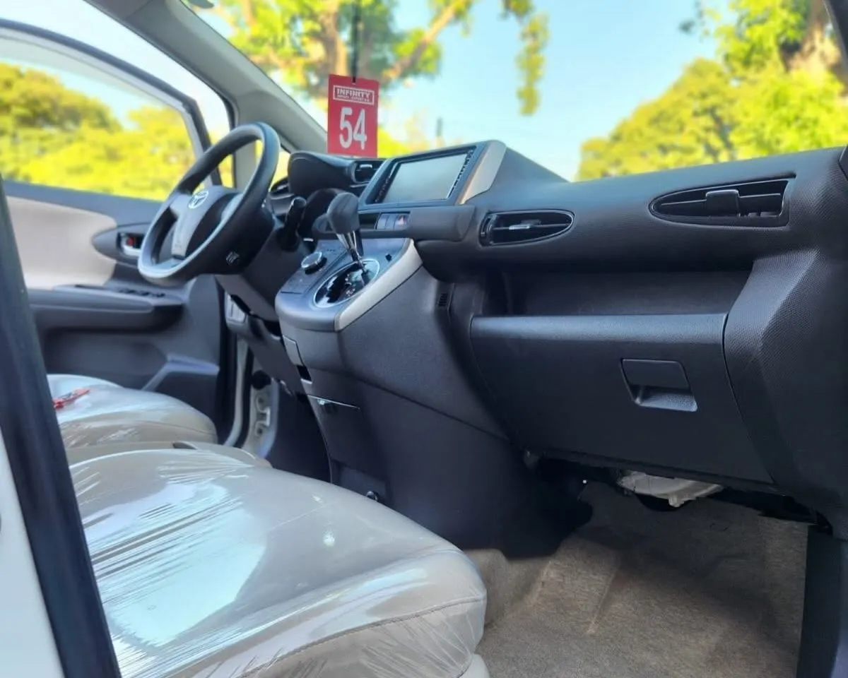 Toyota Wish 2010