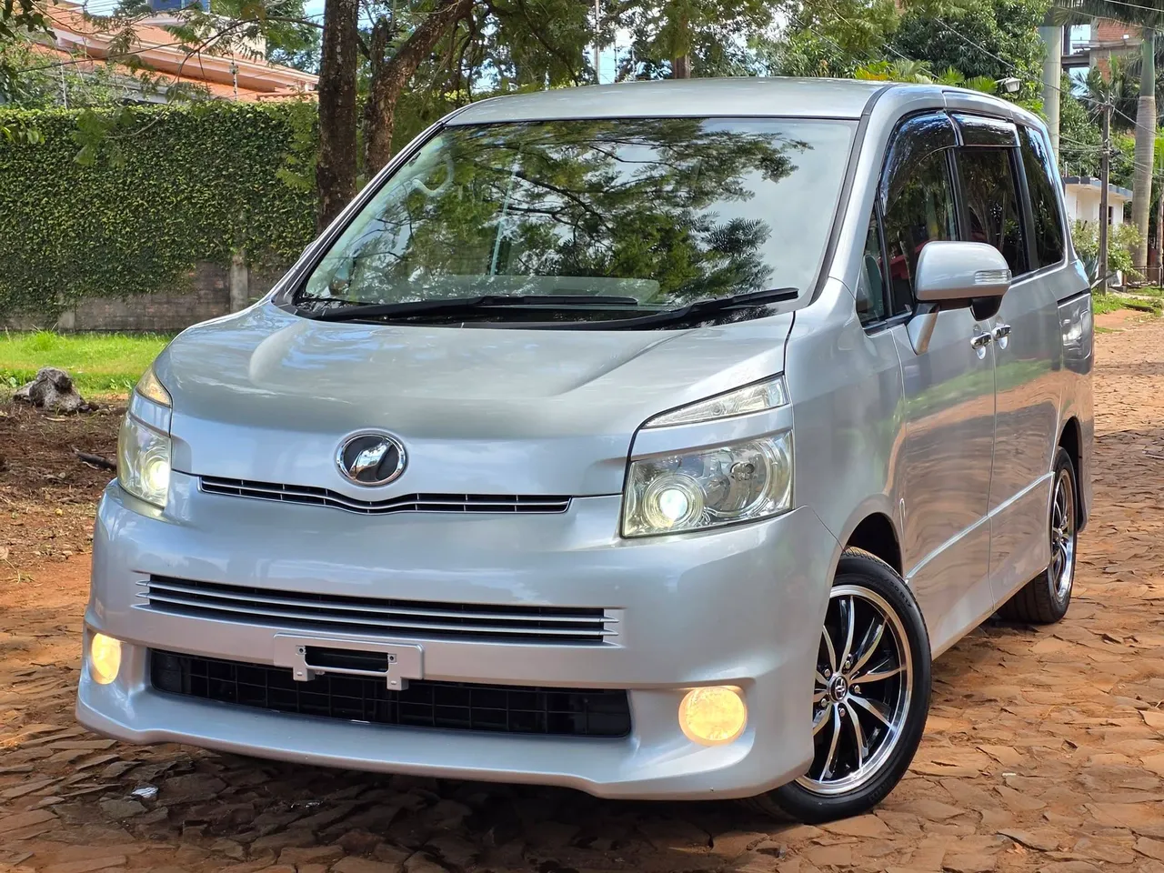 Toyota Voxy 2009