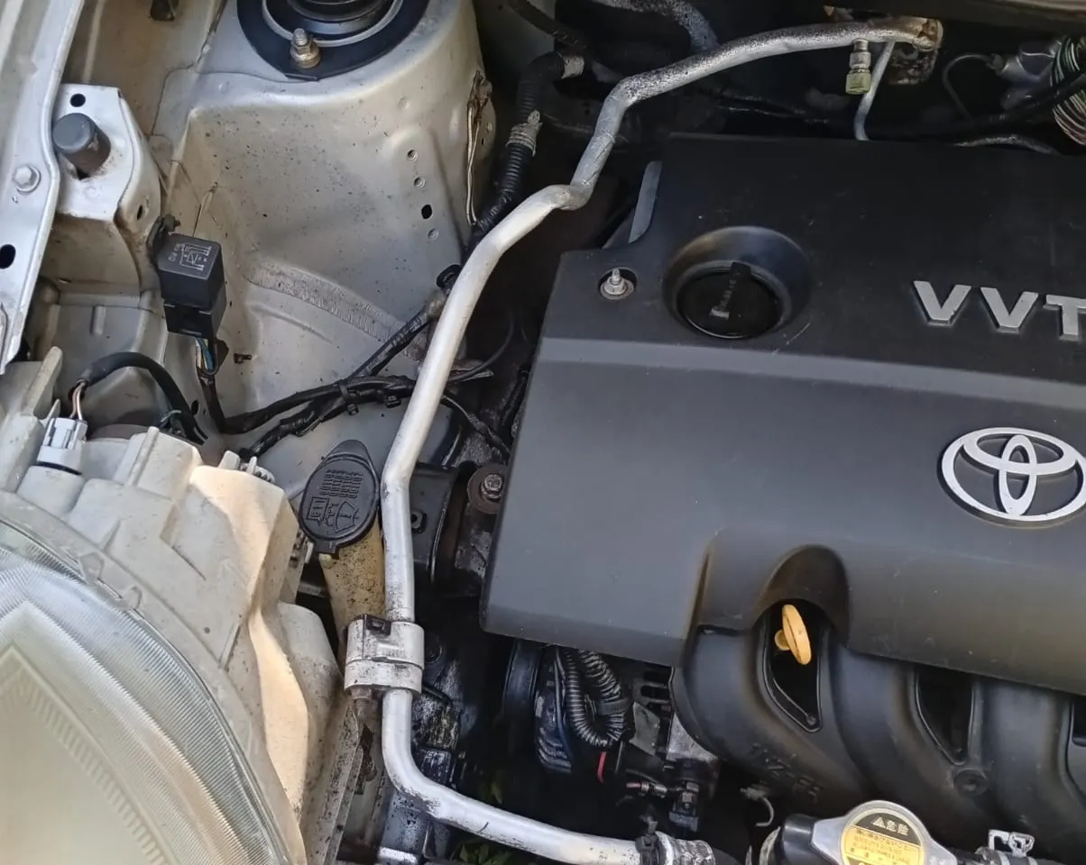 Toyota Sienta 2005