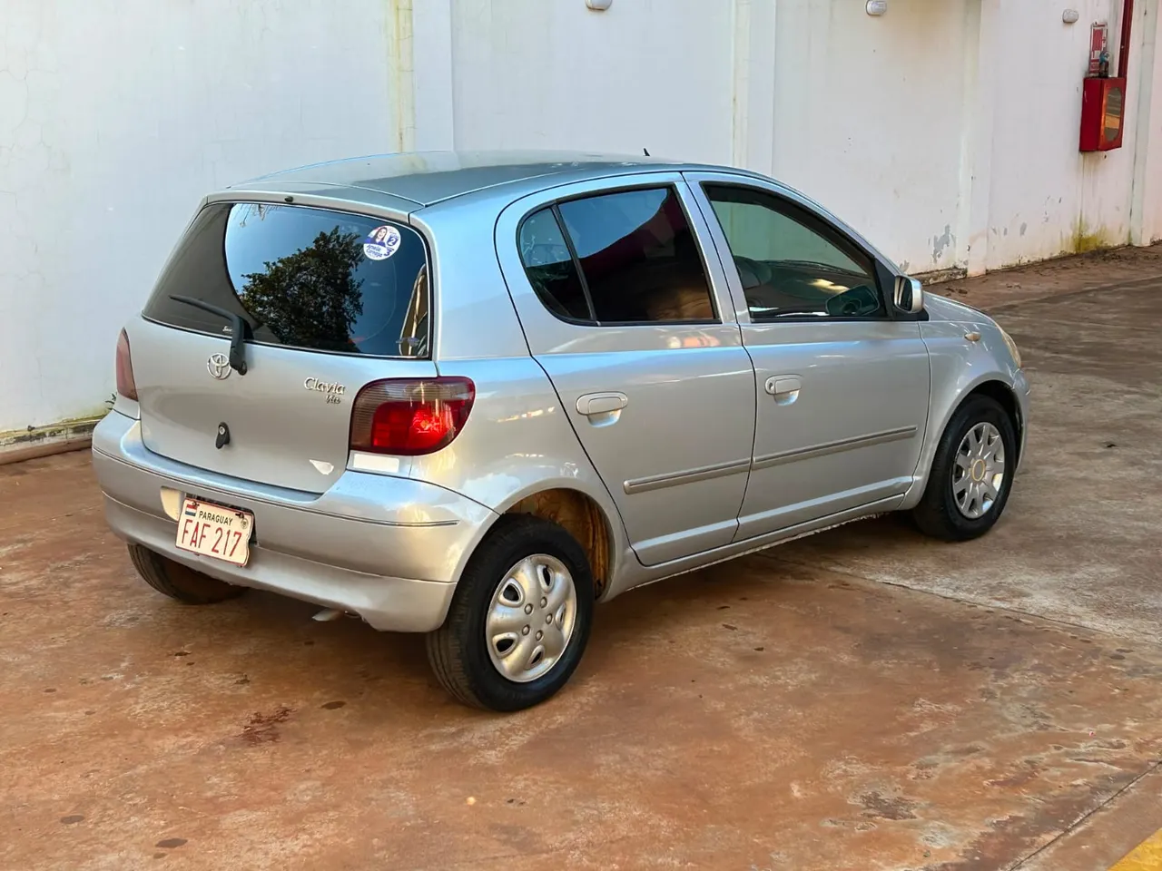 Toyota Vitz 2002 1