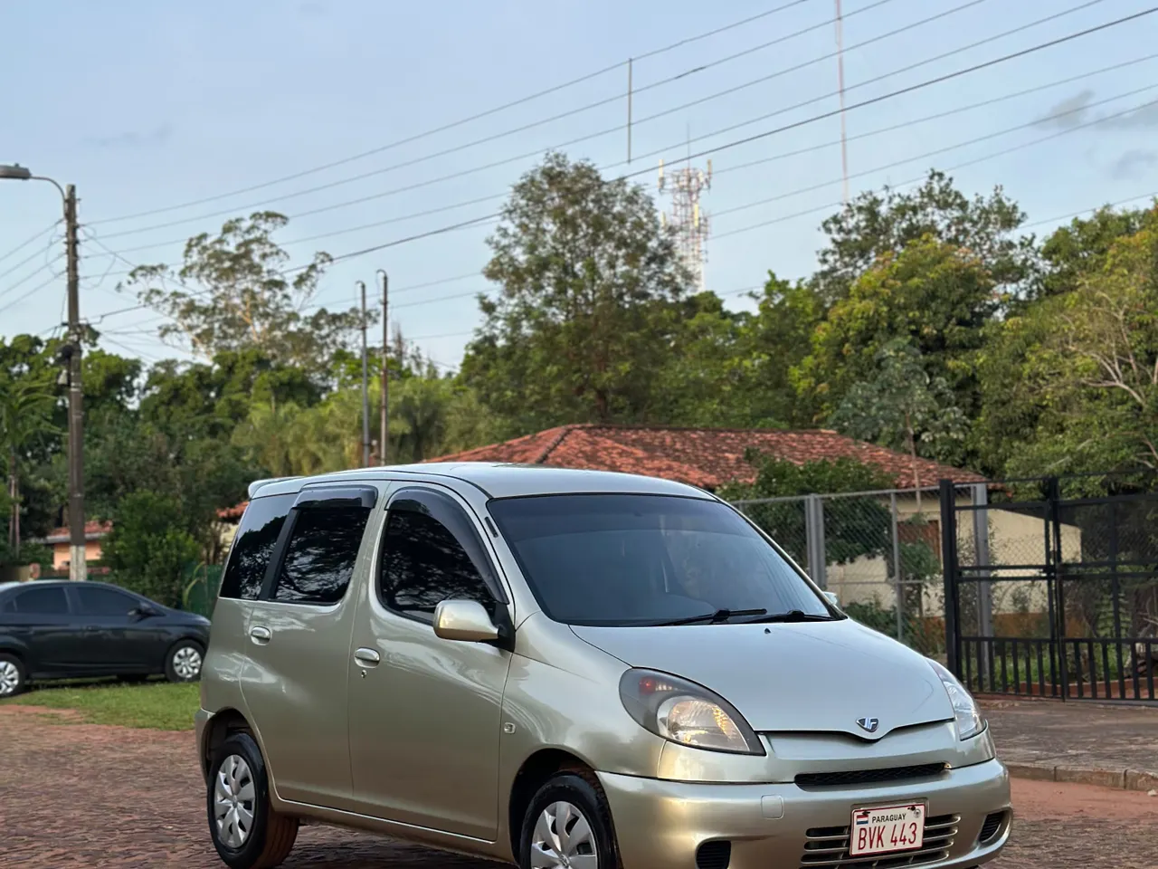 Toyota Funcargo 2002