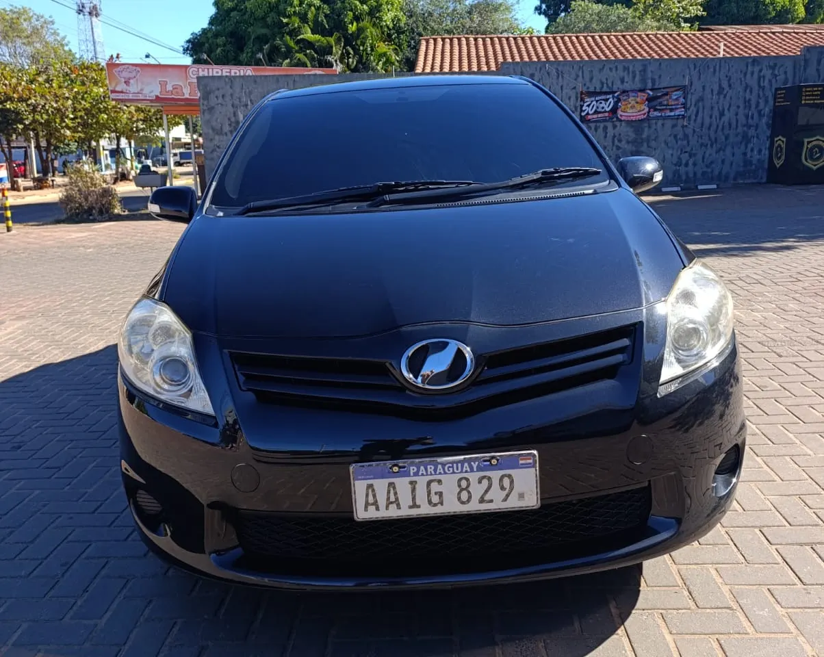 Toyota Auris 2010 1