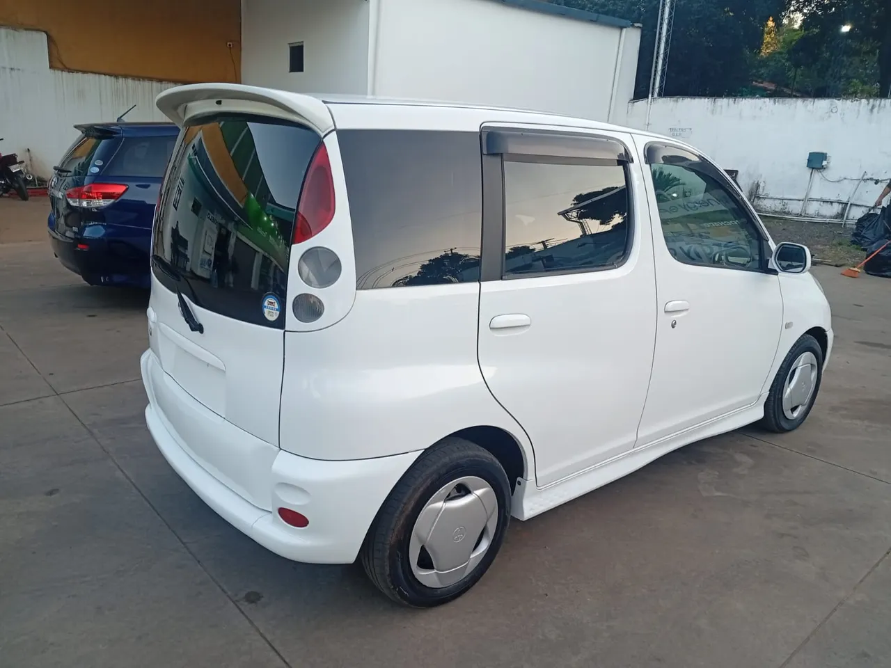 Toyota Funcargo 2001 G