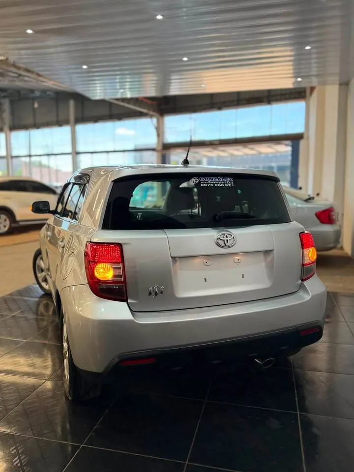 Toyota ist 2005