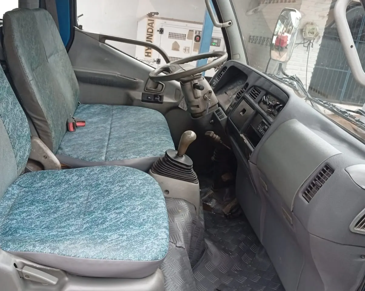 Mitsubishi Canter 2001