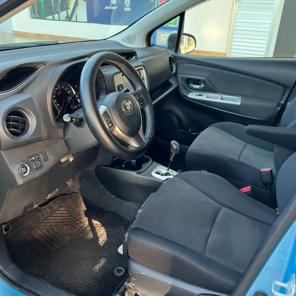 Toyota Vitz 2015