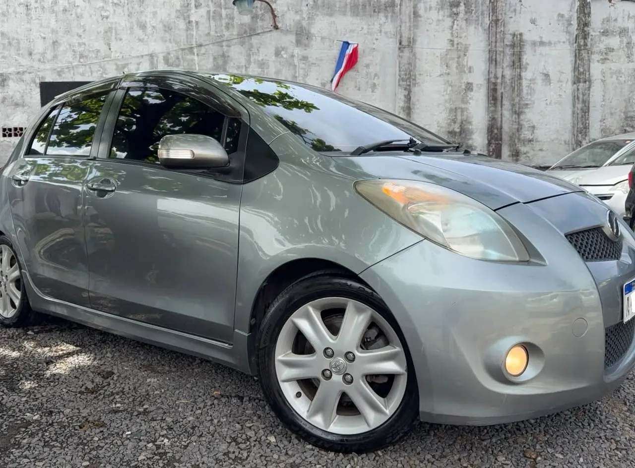 Toyota Vitz 2008 Rs