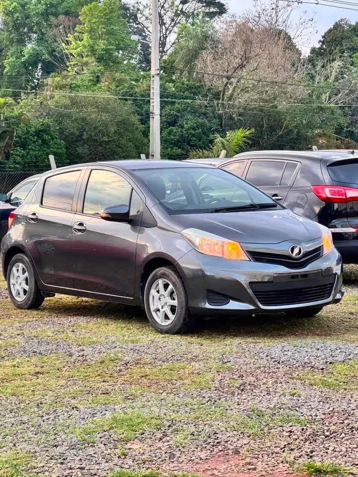 Toyota Vitz 2013