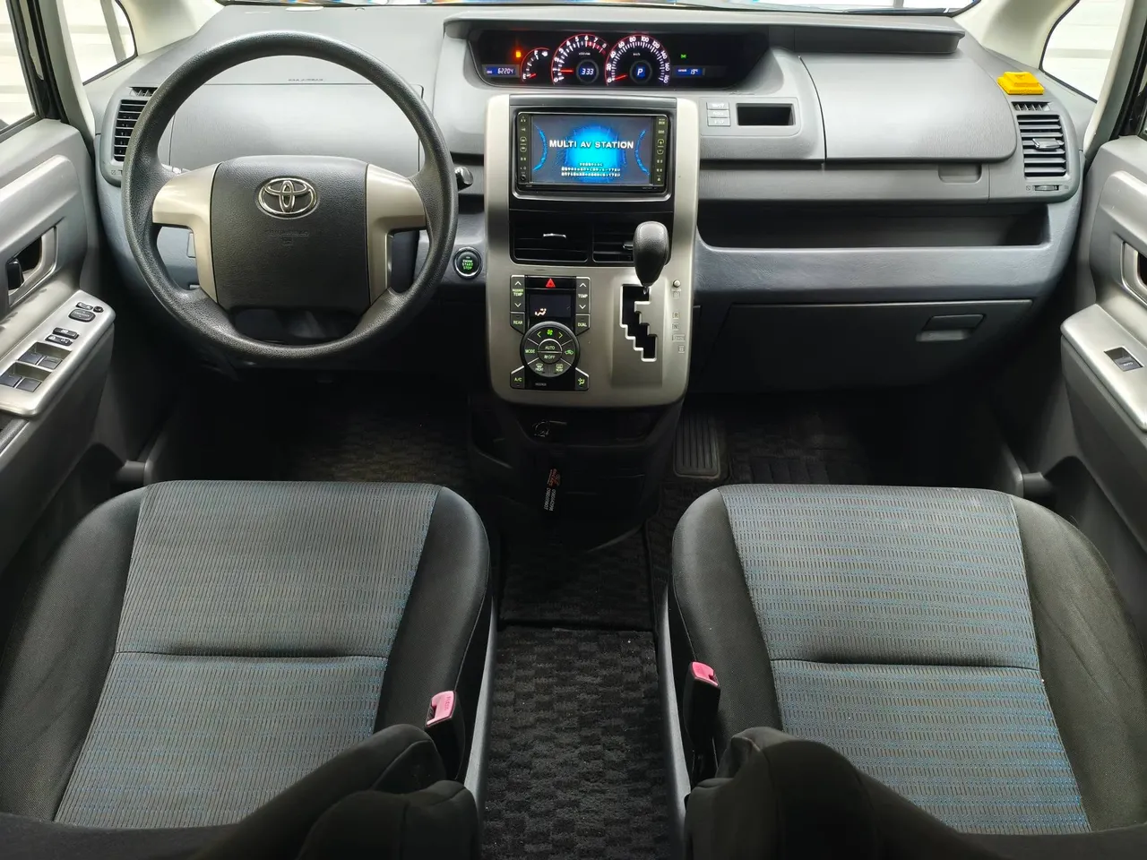 Toyota Voxy 2009
