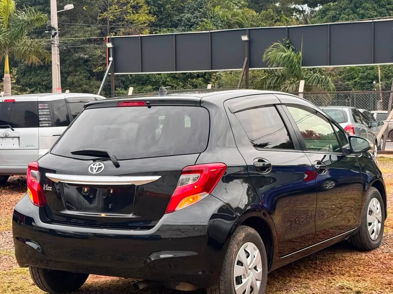 Toyota Vitz 2014