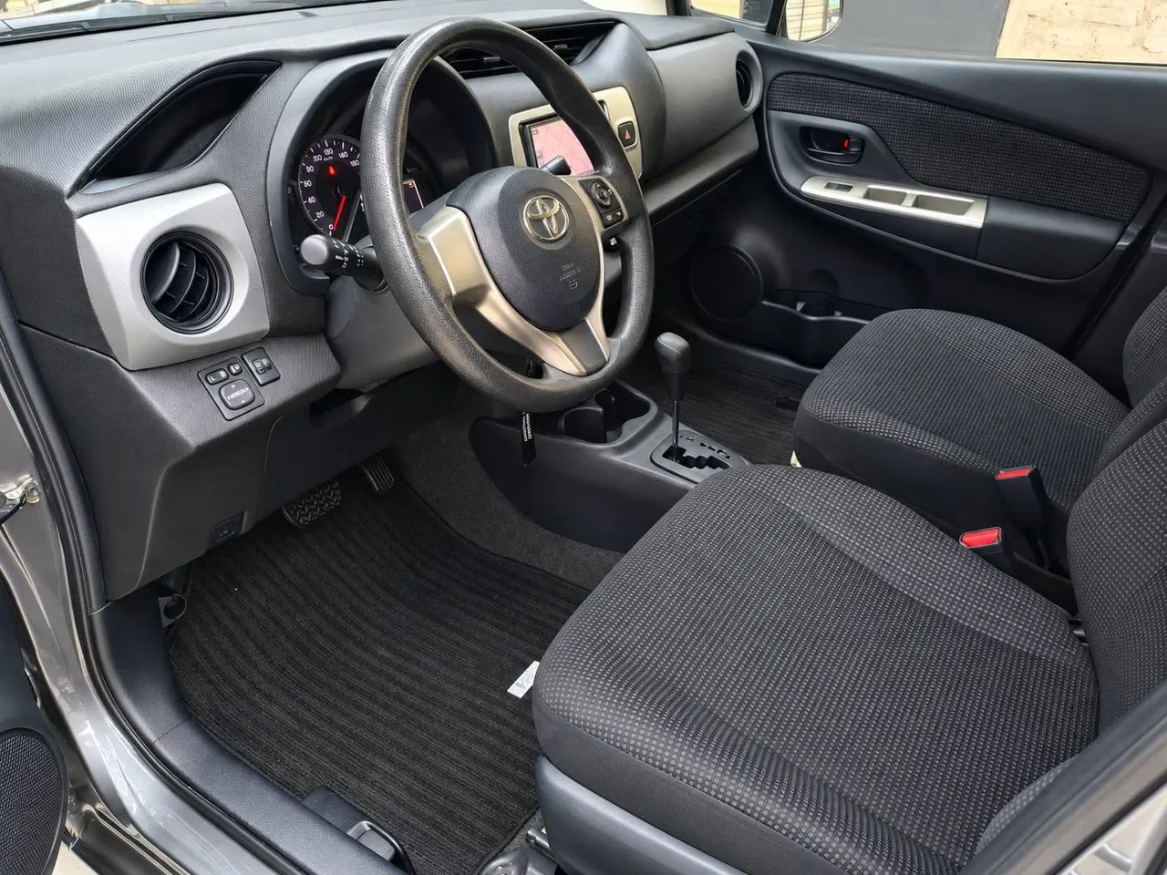 Toyota Vitz 2014