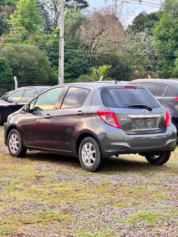 Toyota Vitz 2013