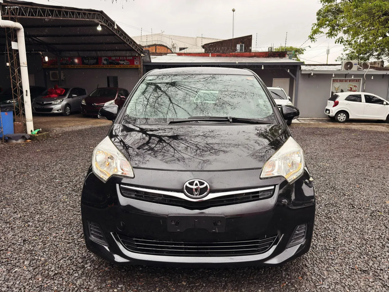 Toyota Ractis 2012