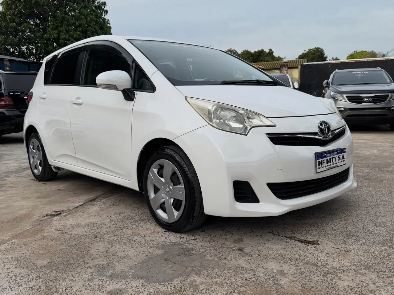 Toyota Ractis 2013