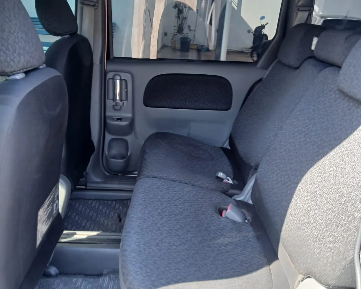 Toyota Sienta 2012