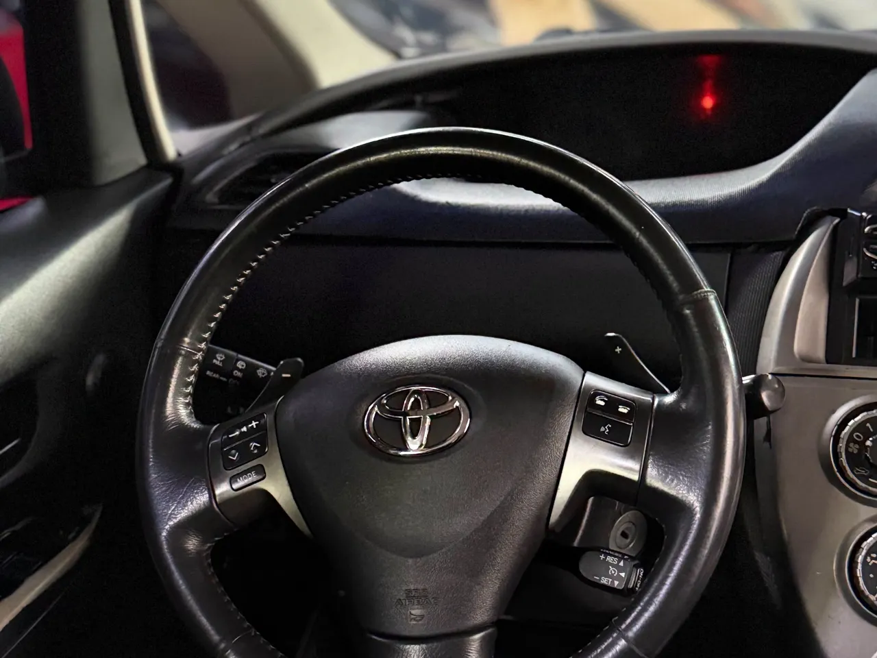 Toyota Ractis 2006
