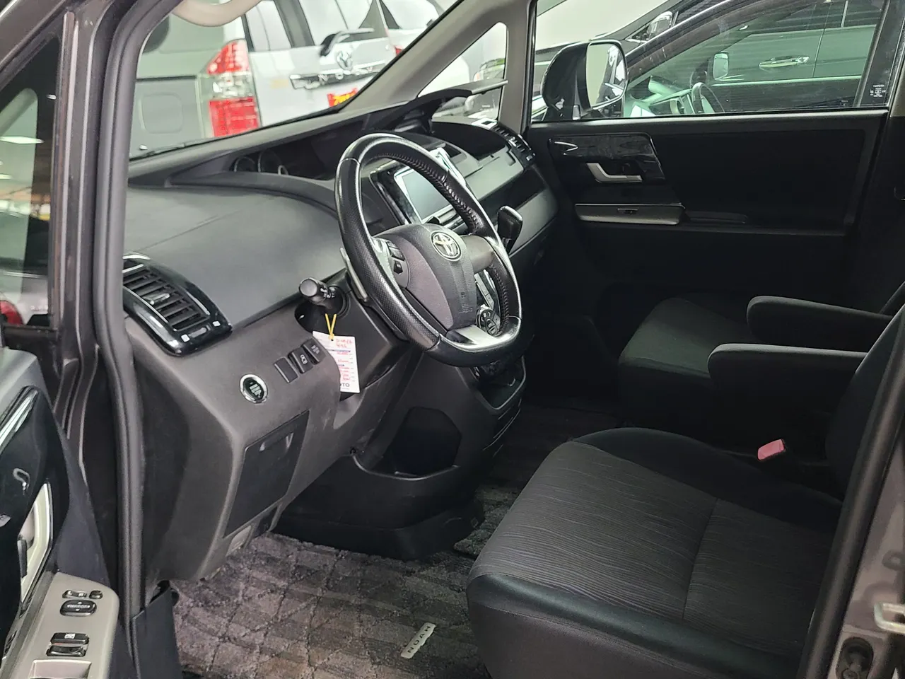 Toyota Noah 2010 2