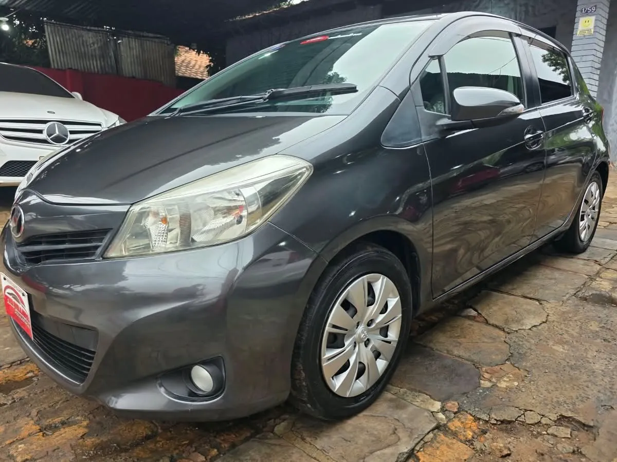 Toyota Vitz 2013 New Vitz 2013/12