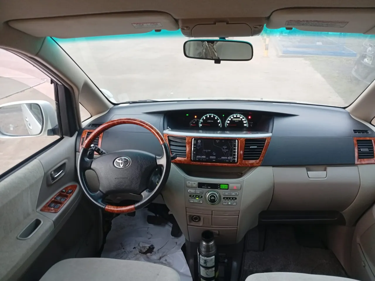 Toyota Noah 2006