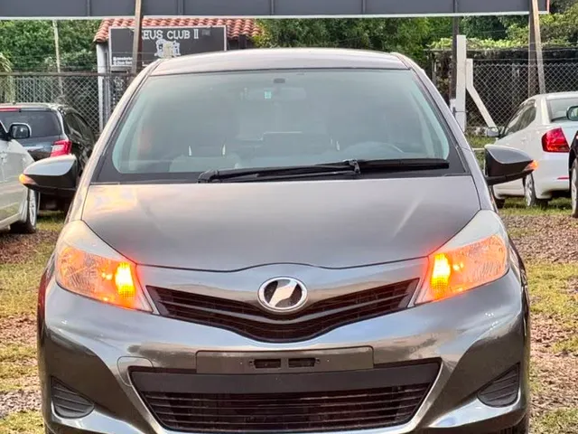 Toyota Vitz 2013