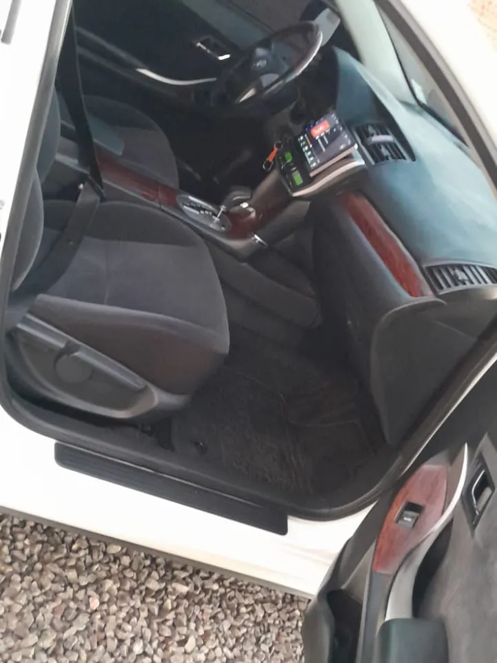 Toyota Allion 2010 6