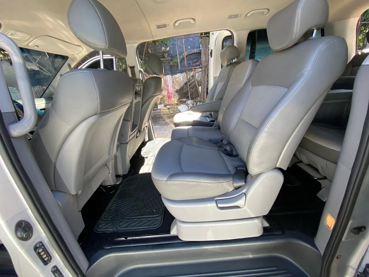 Hyundai Starex 2009 12 pasajeros | Full equipo