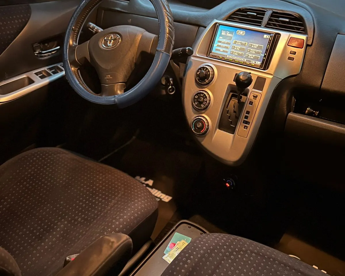 Toyota Ractis 2009