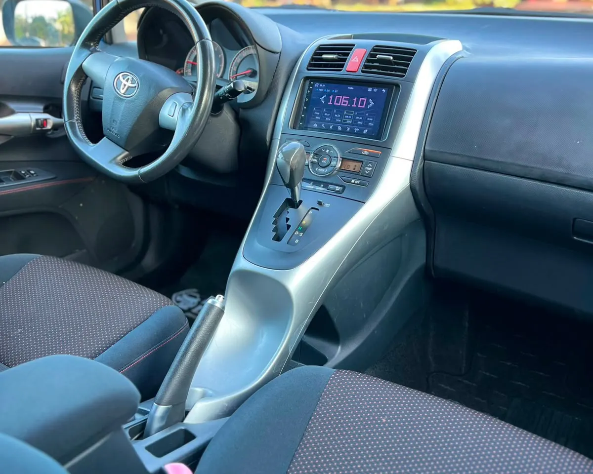 Toyota Auris 2011